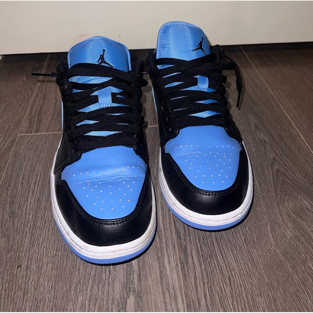 Jordan Men's Sneakers Black and University Blue